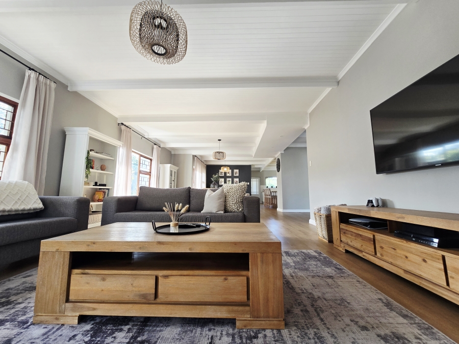 4 Bedroom Property for Sale in Bergsig Western Cape